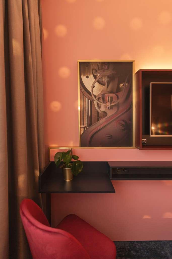 - The Niu, Loco North By Ihg