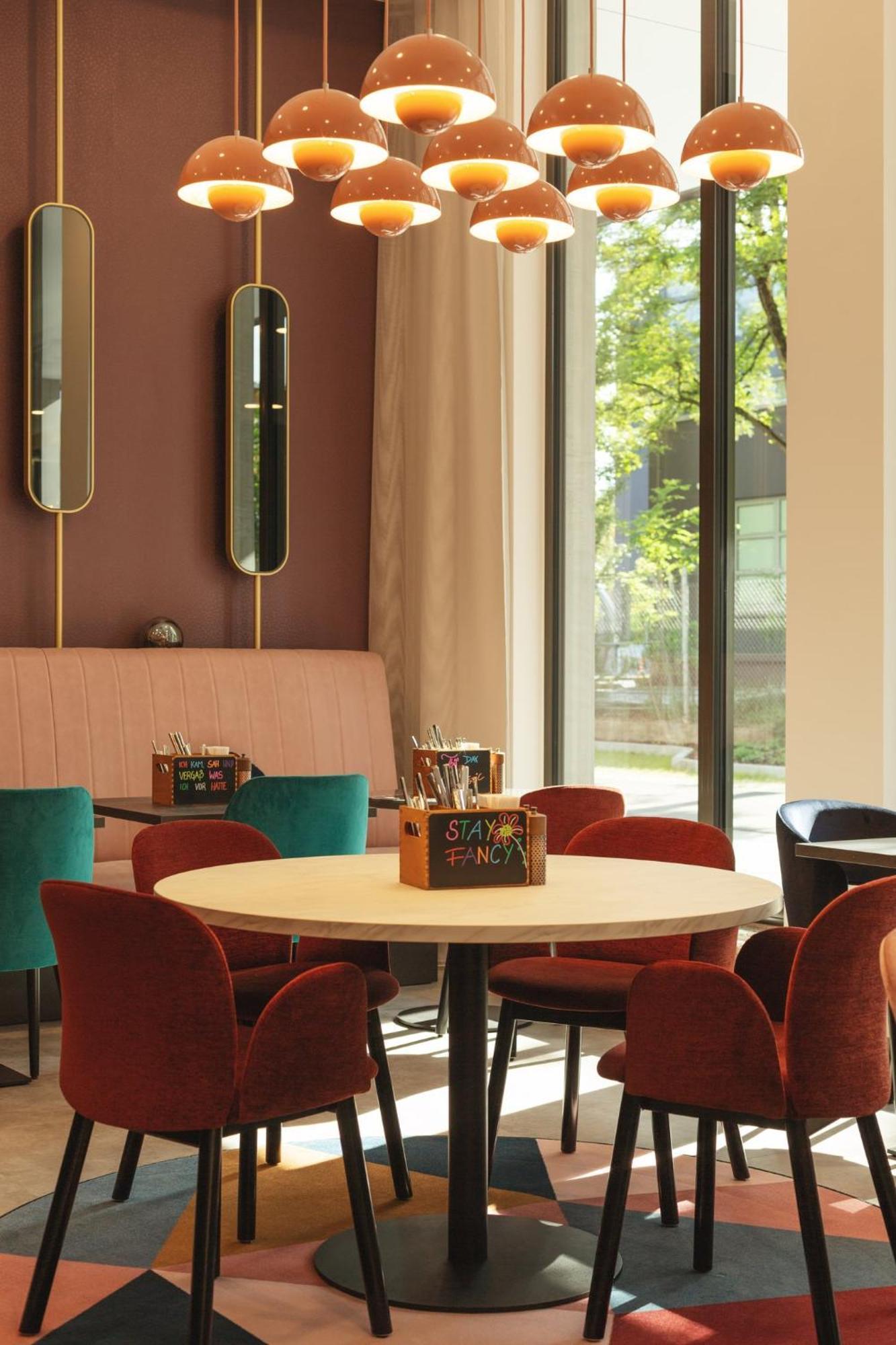 - The Niu, Loco North By Ihg Hotel Munique